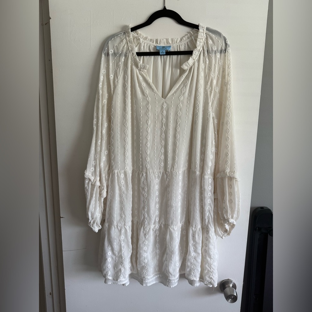 CeCe Ivory Blouse with Delicate Detailing